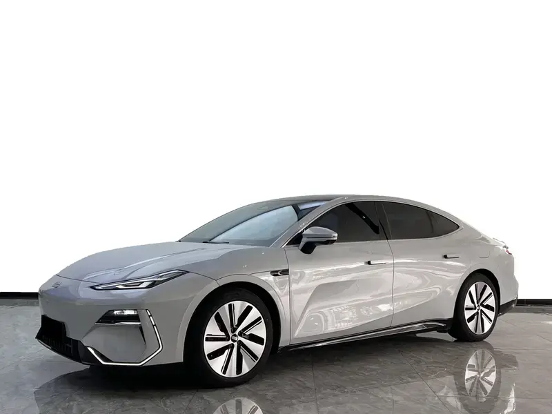 2024 Geely Galaxy E8 с пробегом 37 000 км