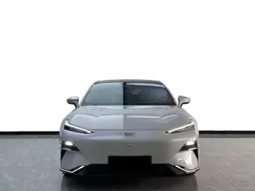 2024 Geely Galaxy E8 с пробегом 37 000 км