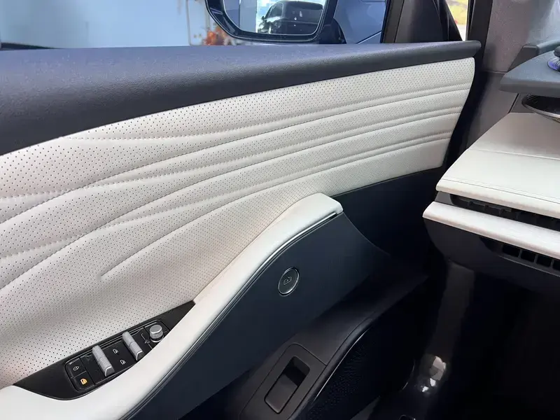 2024 Geely Galaxy E8 с пробегом 37 000 км