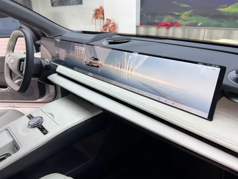 2024 Geely Galaxy E8 с пробегом 37 000 км