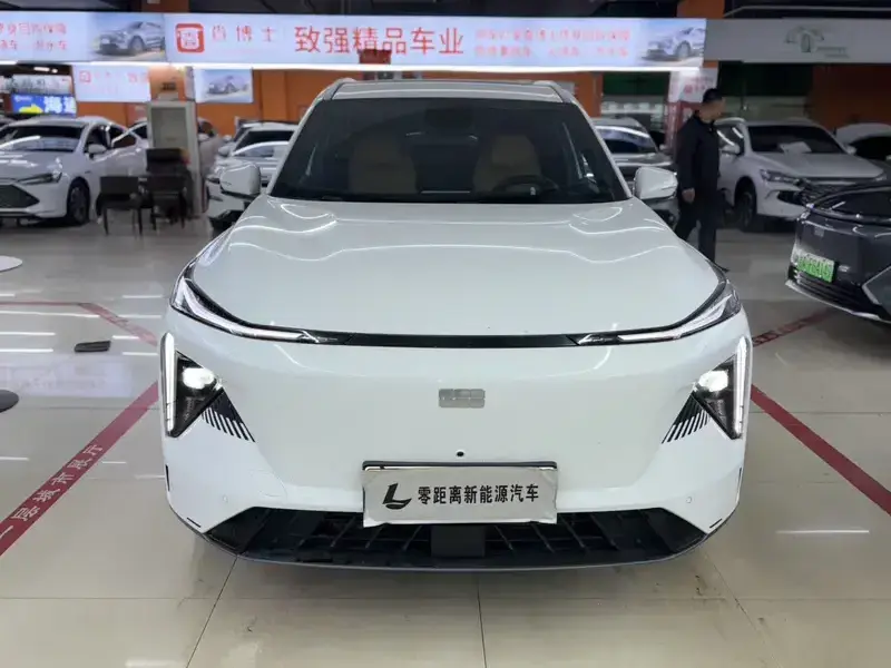 2023 Geely Galaxy L7 с пробегом 45 000 км