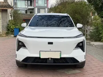 2023 Geely Galaxy L7 с пробегом 25 000 км