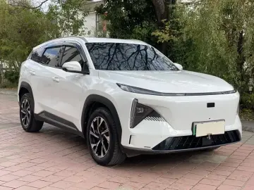 2023 Geely Galaxy L7 с пробегом 25 000 км