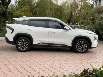 2023 Geely Galaxy L7 с пробегом 25 000 км