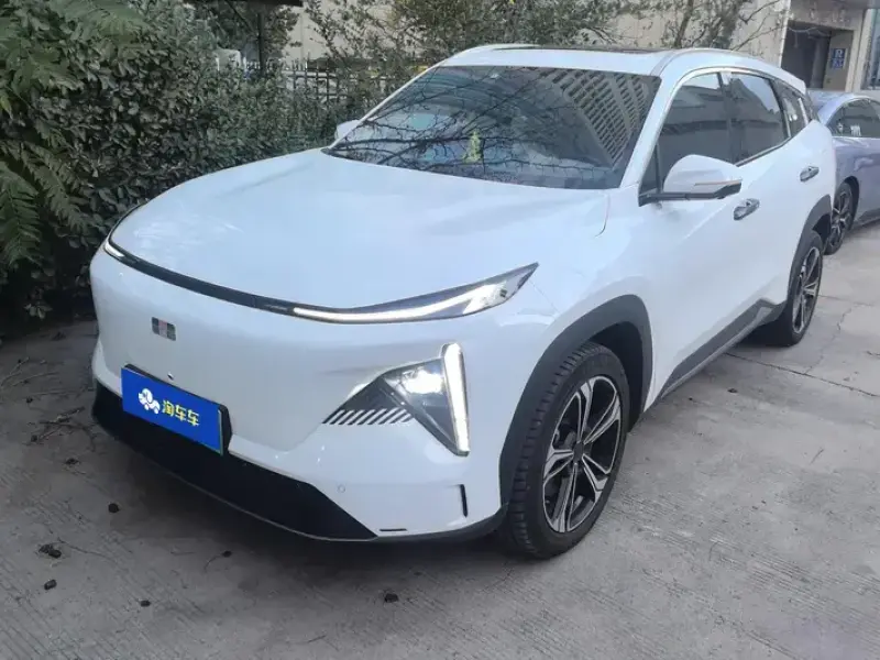 2023 Geely Galaxy L7 с пробегом 37 000 км