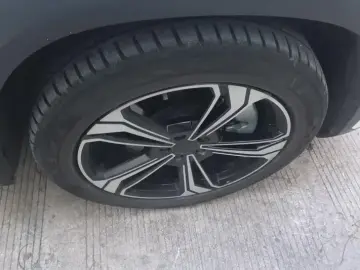 2023 Geely Galaxy L7 с пробегом 37 000 км