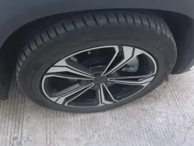 2023 Geely Galaxy L7 с пробегом 37 000 км