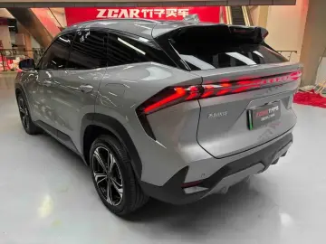 2024 Geely Galaxy L7 с пробегом 24 500 км