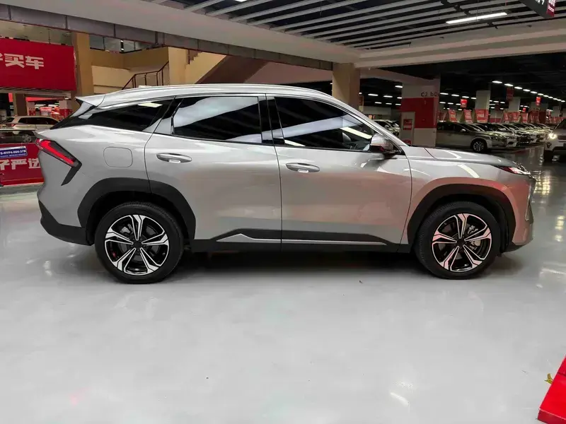 2024 Geely Galaxy L7 с пробегом 24 500 км