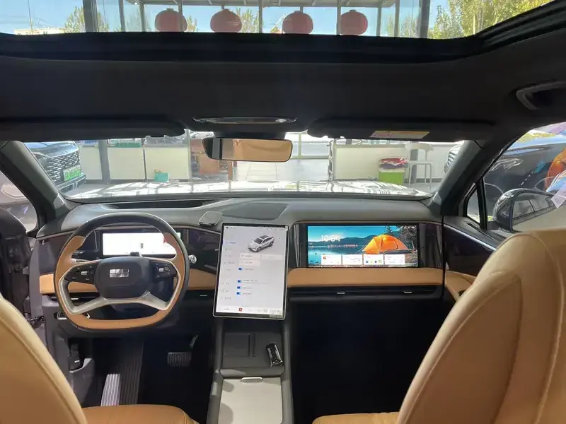 2023 Geely Galaxy L7 с пробегом 50 000 км