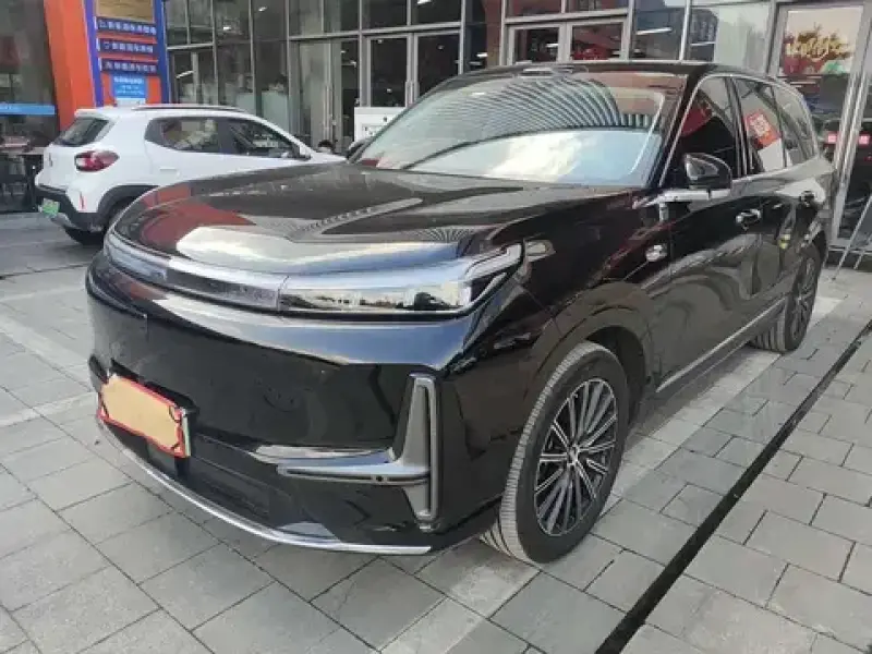 2025 Geely Galaxy M9 с пробегом 10 000 км