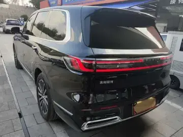 2025 Geely Galaxy M9 с пробегом 10 000 км
