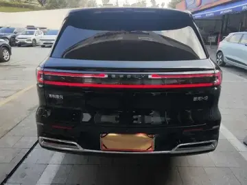 2025 Geely Galaxy M9 с пробегом 10 000 км