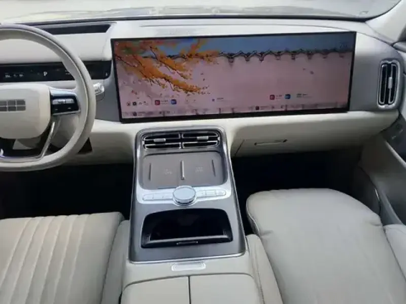 2025 Geely Galaxy M9 с пробегом 10 000 км