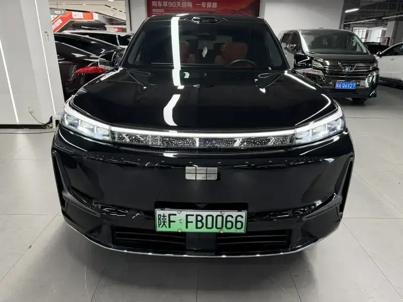 2025 Geely Galaxy M9 с пробегом 12 000 км