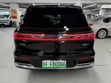 2025 Geely Galaxy M9 с пробегом 12 000 км