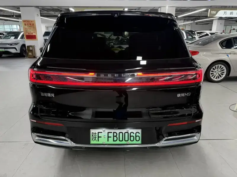 2025 Geely Galaxy M9 с пробегом 12 000 км