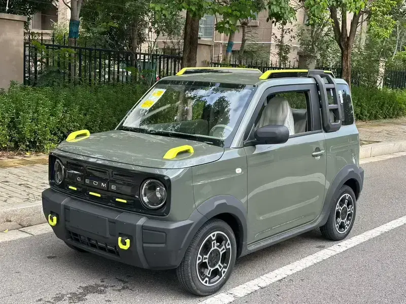 2025 Geely Panda с пробегом 15 000 км