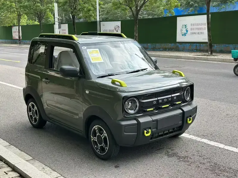 2025 Geely Panda с пробегом 15 000 км