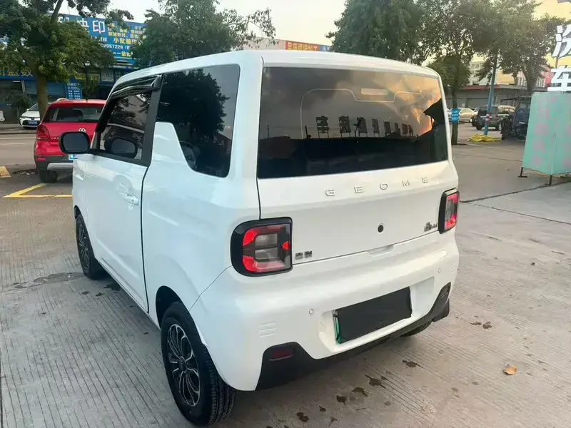 2023 Geely Panda с пробегом 5 000 км