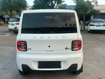2023 Geely Panda с пробегом 5 000 км