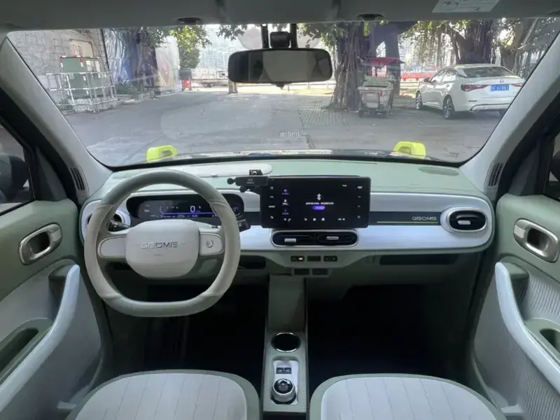 2025 Geely Panda с пробегом 13 000 км