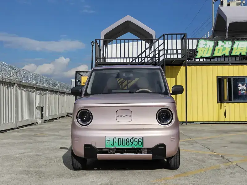 2023 Geely Panda с пробегом 15 000 км