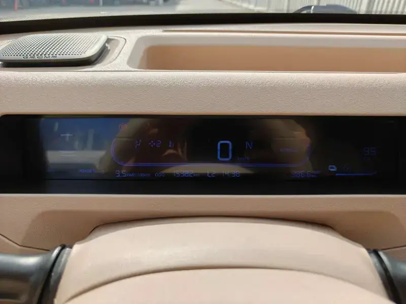 2023 Geely Panda с пробегом 15 000 км