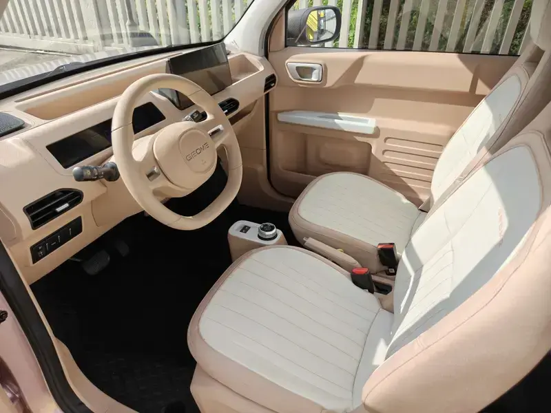 2023 Geely Panda с пробегом 15 000 км