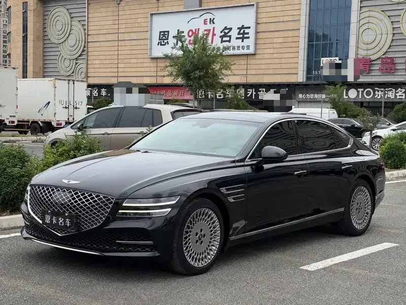 2023 Genesis G80 с пробегом 35 000 км
