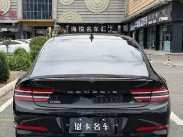 2023 Genesis G80 с пробегом 35 000 км