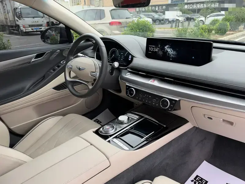 2023 Genesis G80 с пробегом 35 000 км