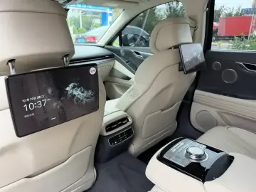 2023 Genesis G80 с пробегом 35 000 км