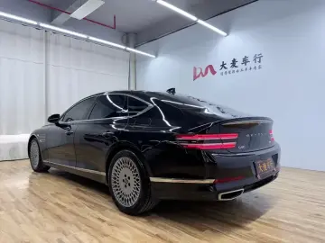 2023 Genesis G80 с пробегом 97 000 км