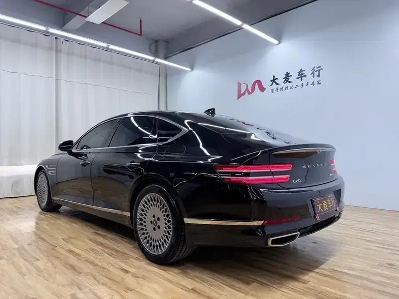 2023 Genesis G80 с пробегом 97 000 км