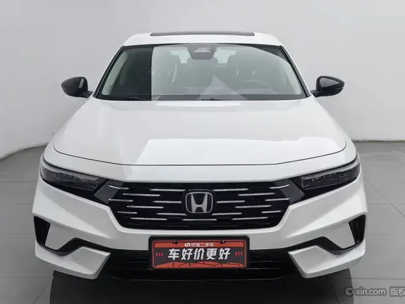 2025 Honda Accord с пробегом 3 500 км