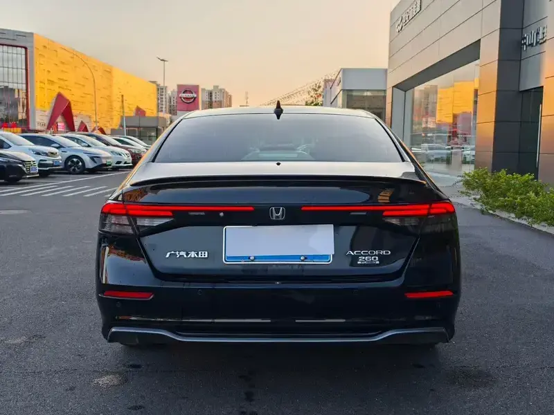 2025 Honda Accord с пробегом 16 000 км