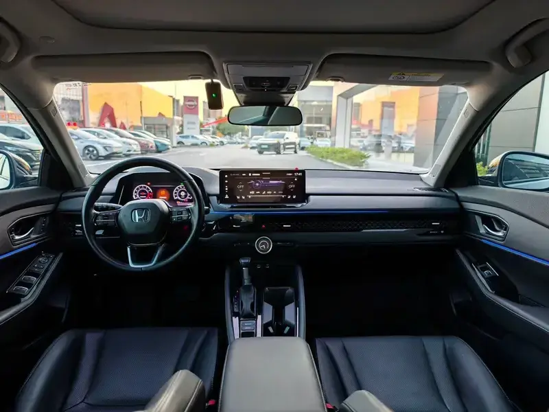 2025 Honda Accord с пробегом 16 000 км