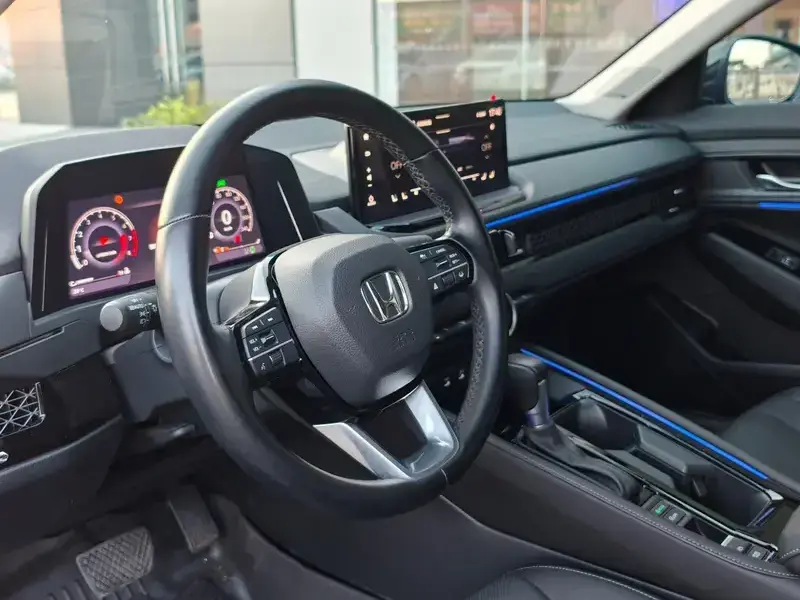 2025 Honda Accord с пробегом 16 000 км