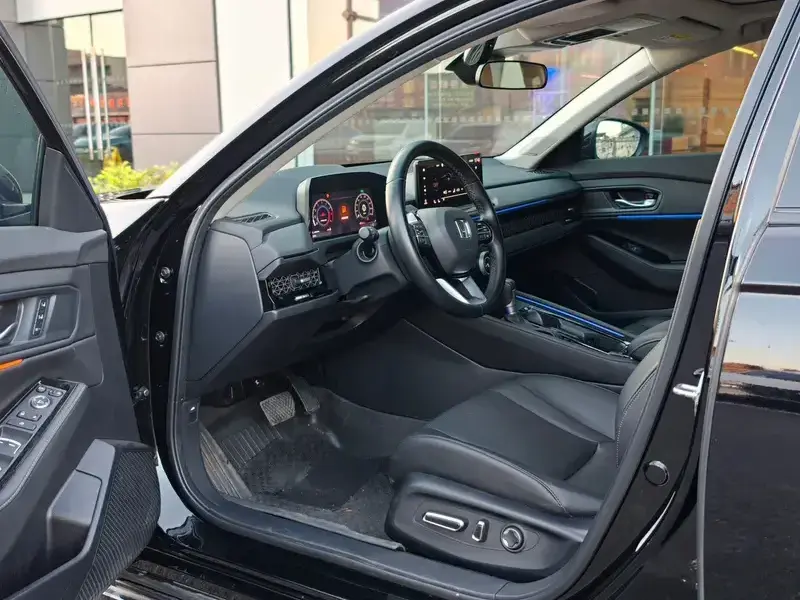 2025 Honda Accord с пробегом 16 000 км