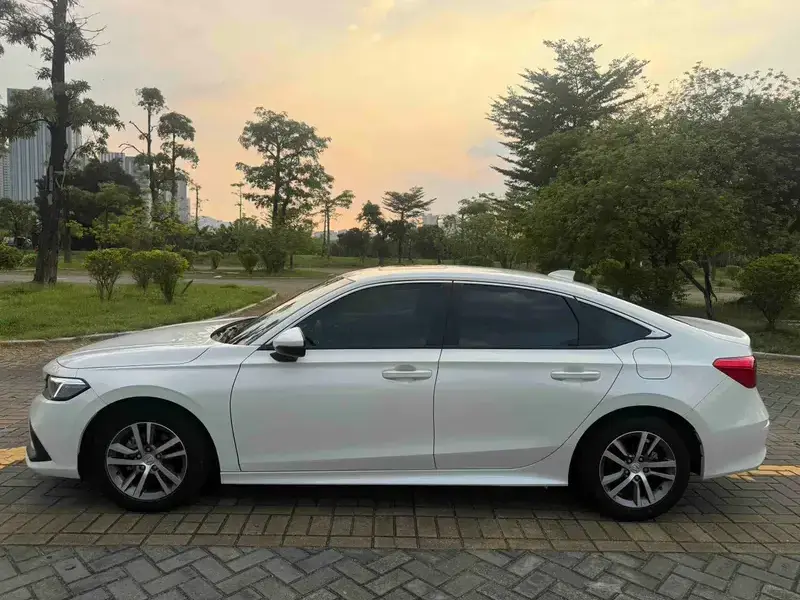 2022 Honda Civic с пробегом 15 000 км
