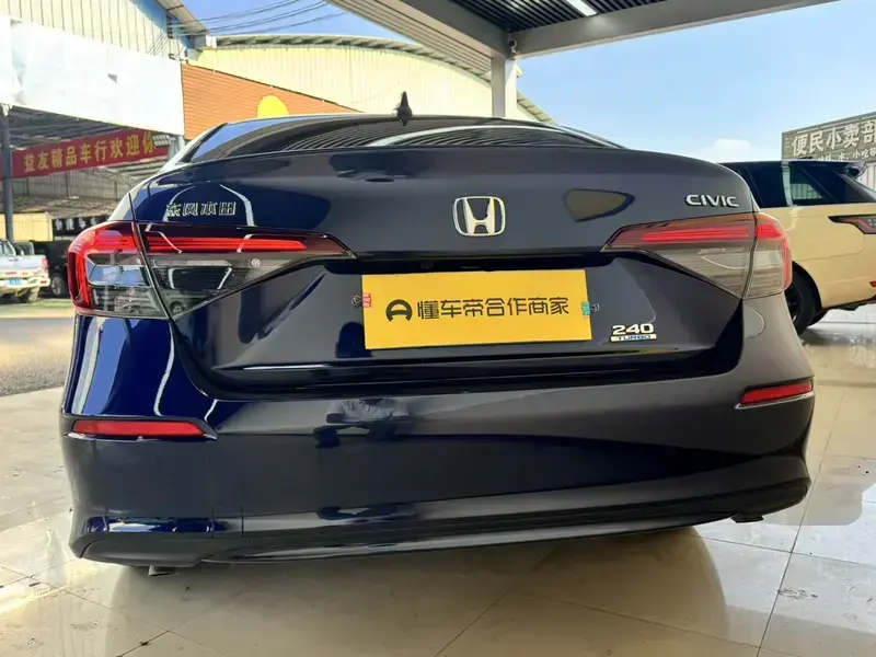 2025 Honda Civic с пробегом 7 500 км