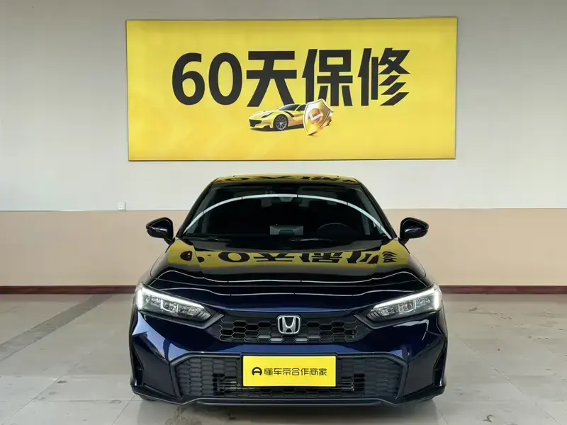 2025 Honda Civic с пробегом 7 500 км