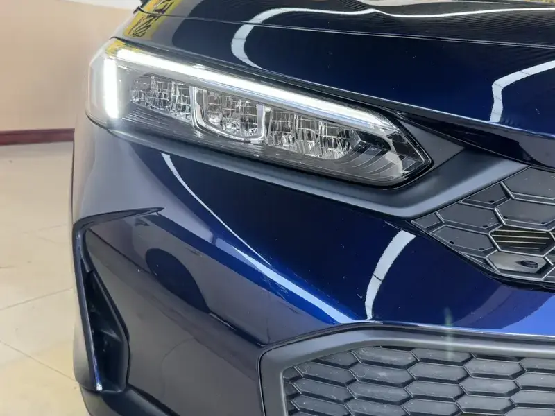 2025 Honda Civic с пробегом 7 500 км
