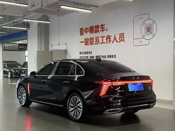 2024 Hongqi H5 с пробегом 44 000 км