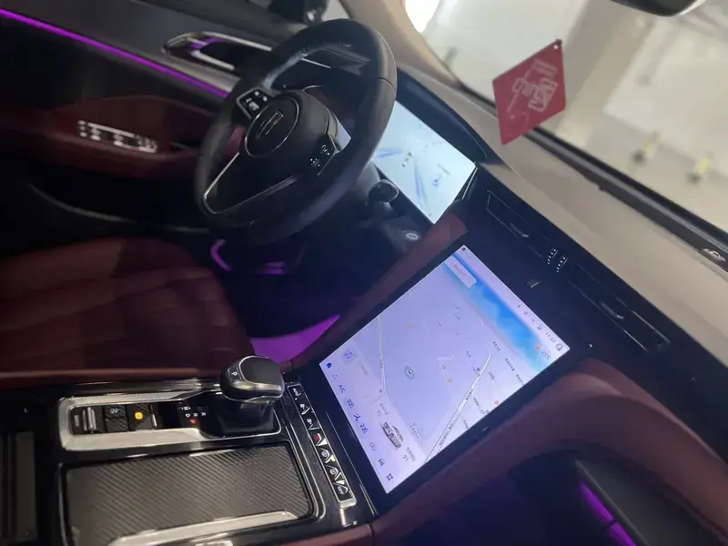 2024 Hongqi H5 с пробегом 44 000 км