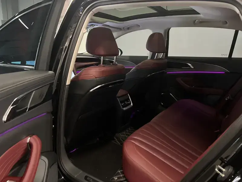 2024 Hongqi H5 с пробегом 44 000 км