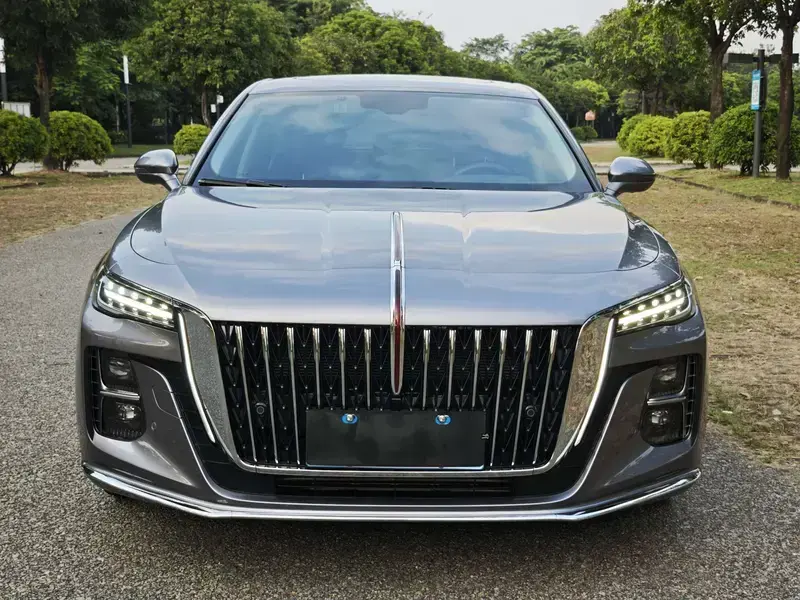 2024 Hongqi H5 с пробегом 17 000 км