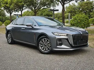 2024 Hongqi H5 с пробегом 17 000 км