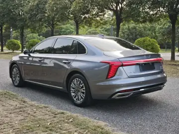 2024 Hongqi H5 с пробегом 17 000 км